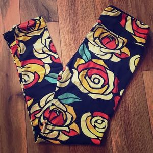 Lularoe Beauty & The Beast Rose Leggings OS